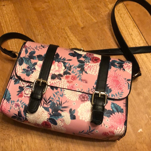 Typo sling bag Clearance